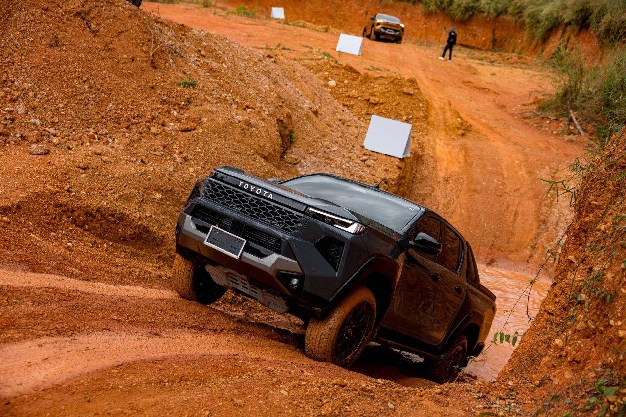 Toyota Hilux Travo, Standar Baru Double Cabin | Dealer Toyota Medan